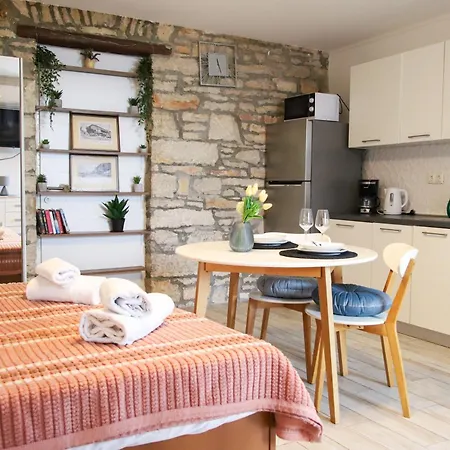 Akidado - Happy Pula