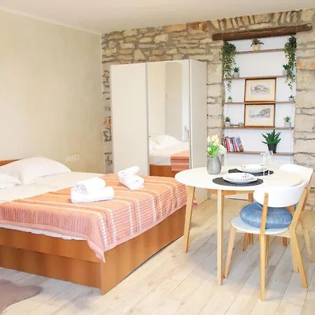 Akidado - Garden & Sea View - Happy Apartment Pula
