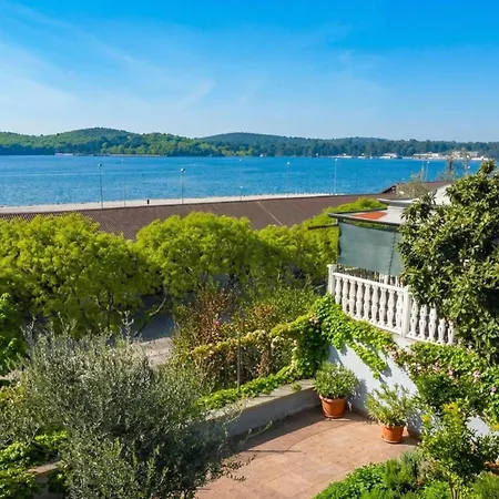 Akidado - Garden & Sea View - Happy *
