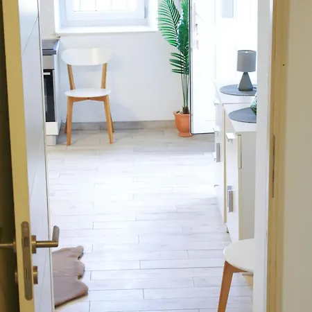 Akidado - Garden & Sea View - Happy Apartment Pula